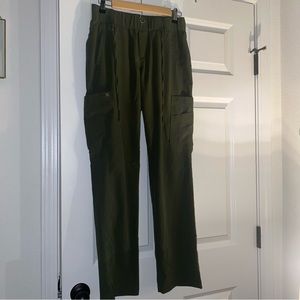 Grey’s Anatomy By Barco Cargo Scrub Pants in Army Green- Size Small